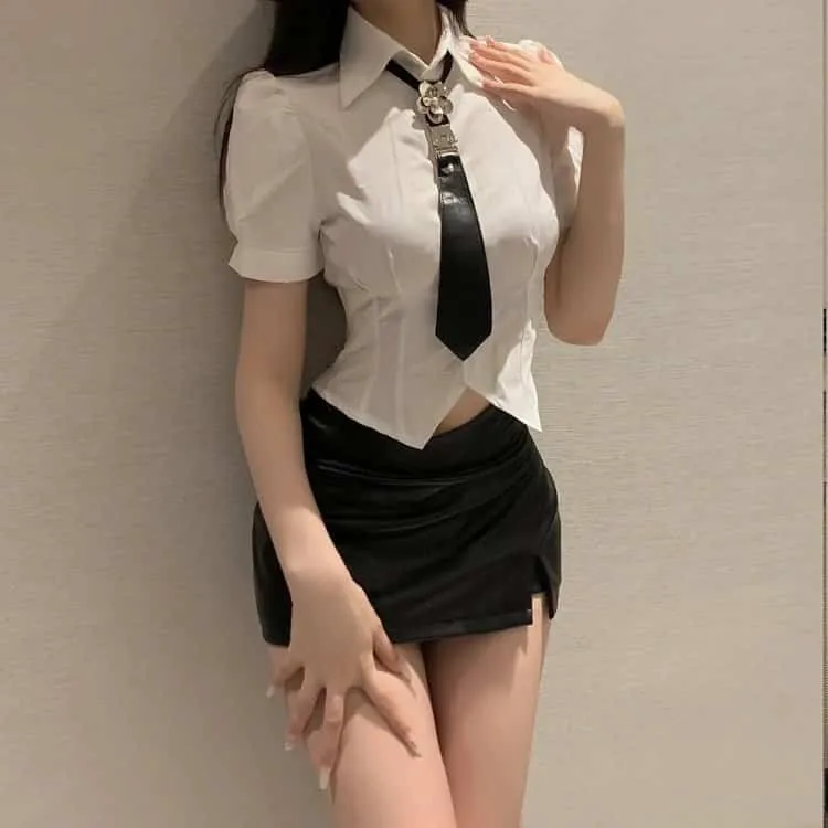 宫崎骏治愈童话《魔女宅急便》国日双语：骑着扫帚的13岁小魔女，每个女孩成长的必经之路