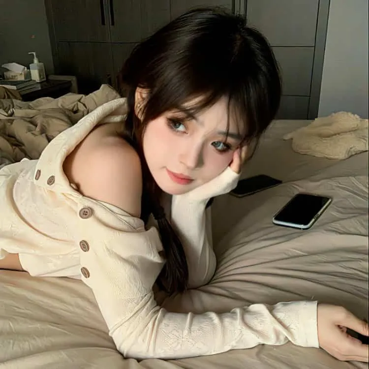 韩国丧尸喜剧《奇妙的家族》超清在线：被丧尸咬了能返老还童？脑洞大开
